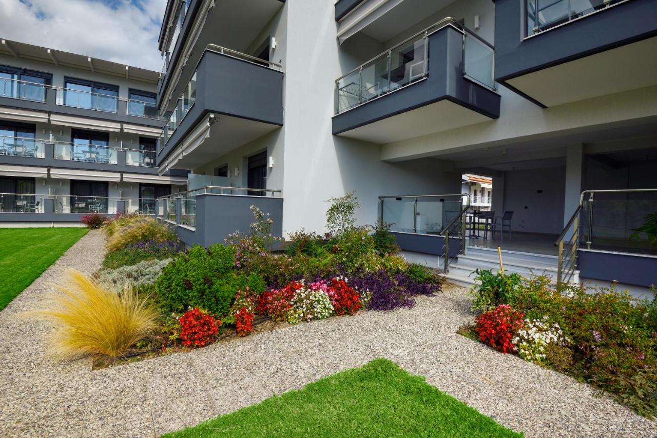 Botanica Luxury Suites Neos Marmaras Exterior photo
