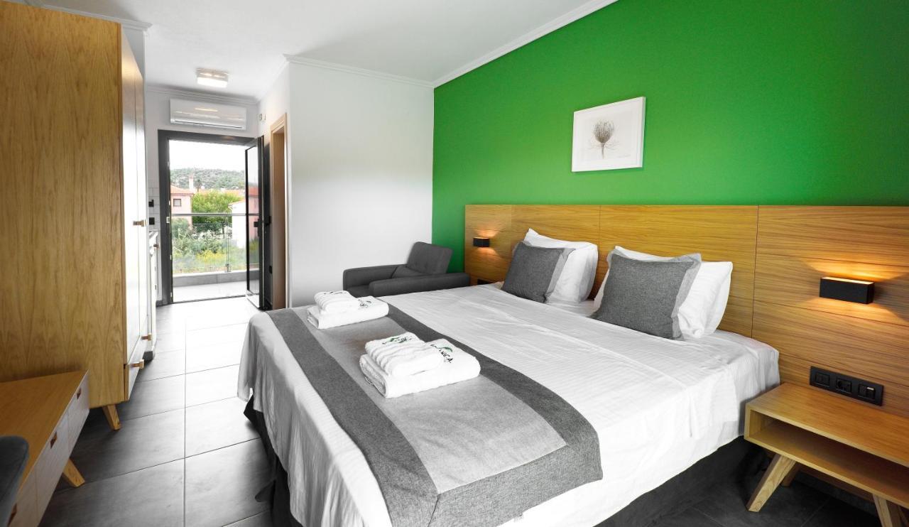 Botanica Luxury Suites Neos Marmaras Exterior photo